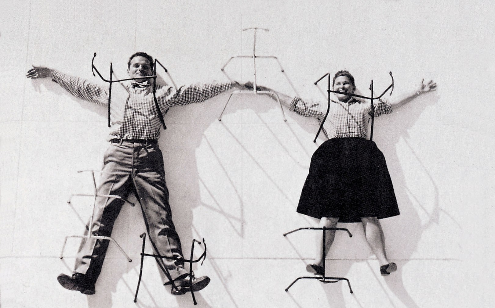 Дизайнерские стулья Eames: история возникновения, варианты для разных комнат